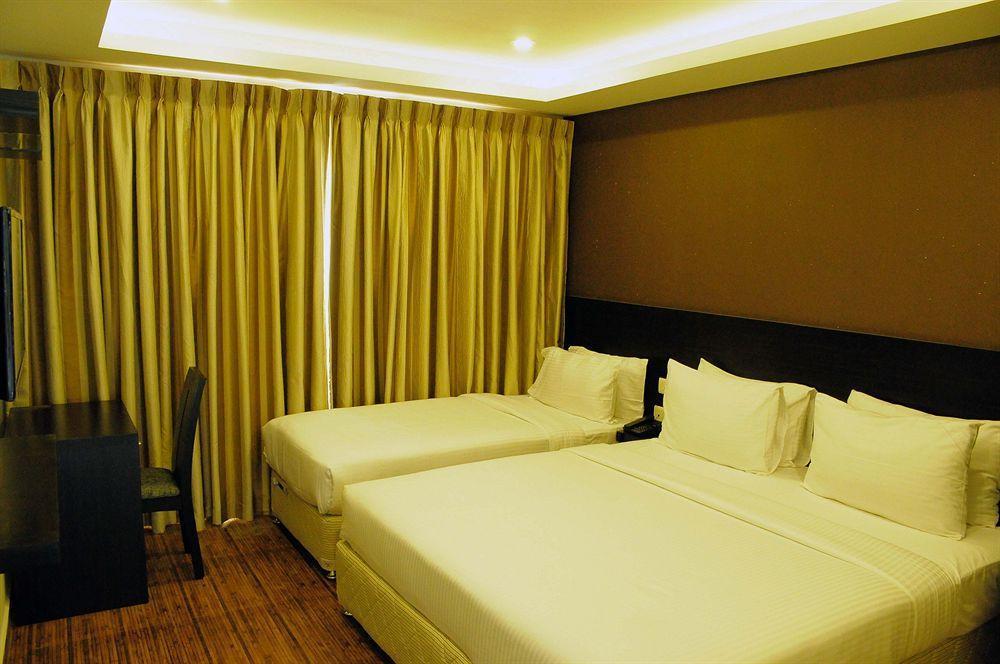 Treebo Trend J'S Five Two Boutique Hotel Chennai Exterior photo