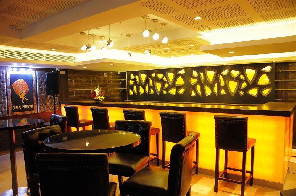 Treebo Trend J'S Five Two Boutique Hotel Chennai Exterior photo
