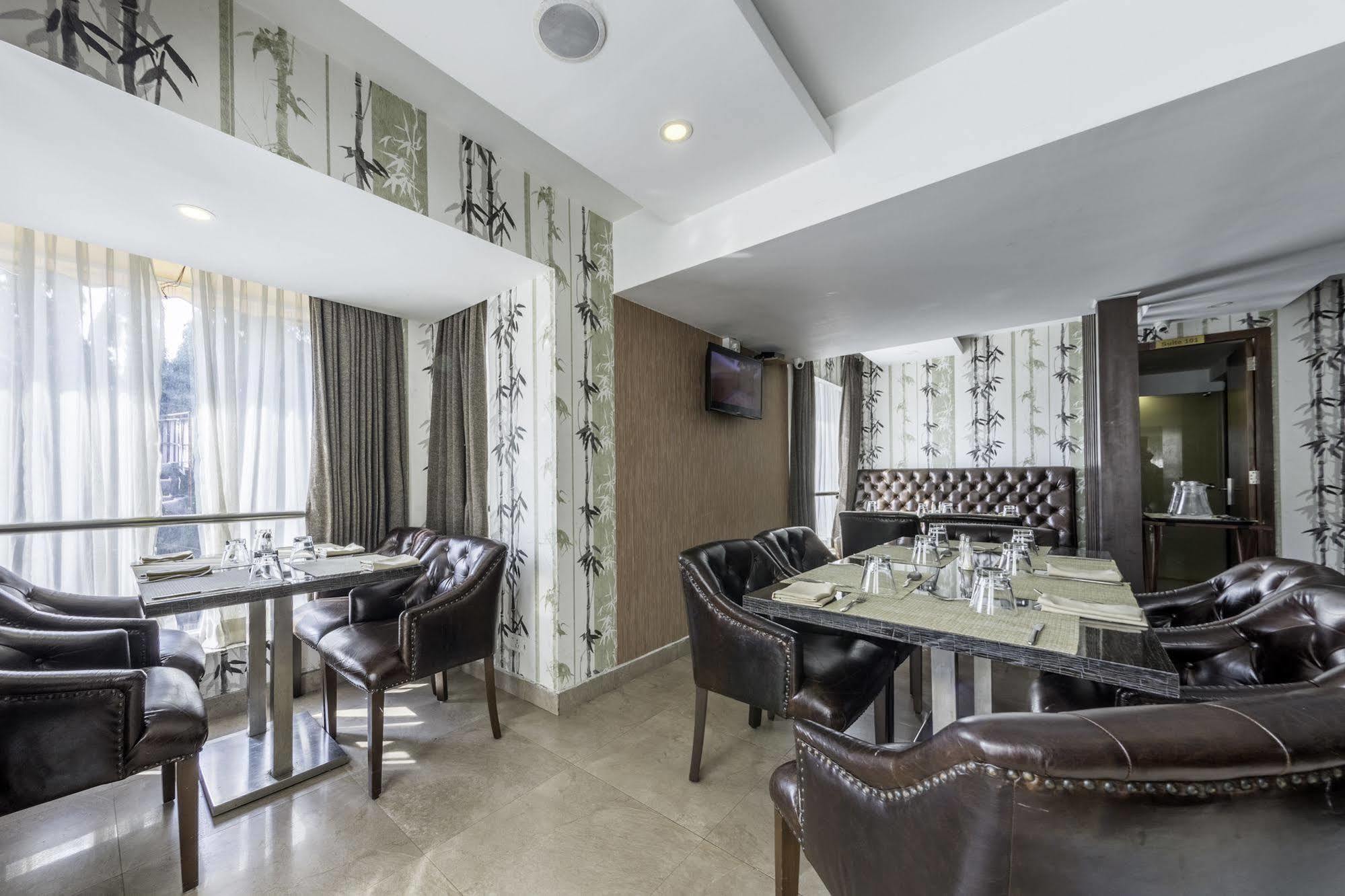 Treebo Trend J'S Five Two Boutique Hotel Chennai Exterior photo