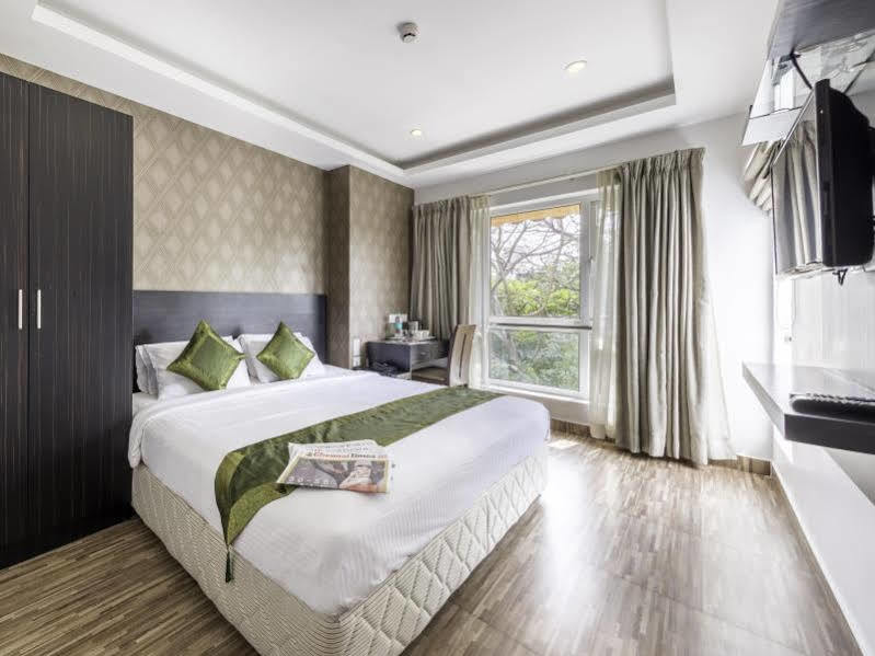 Treebo Trend J'S Five Two Boutique Hotel Chennai Exterior photo